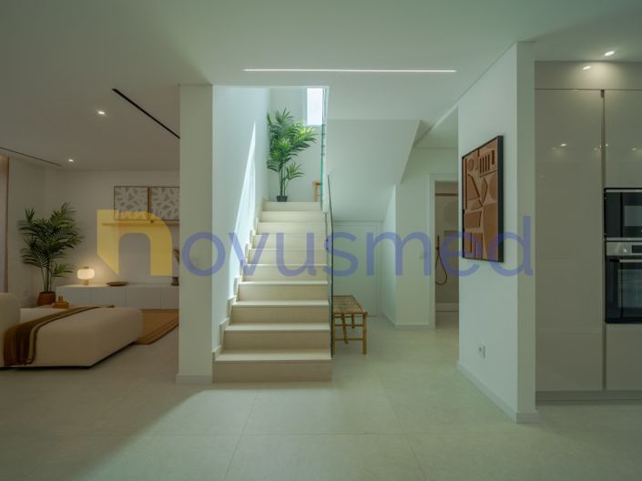 Image No.44-3 Bed House for sale