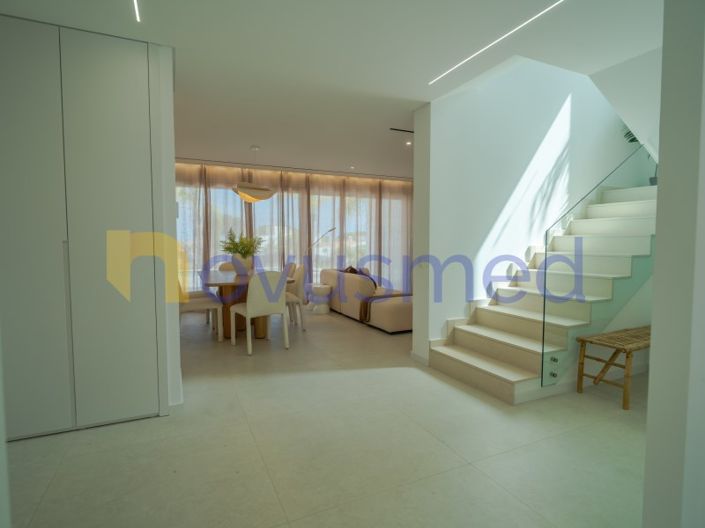 Image No.45-3 Bed House for sale