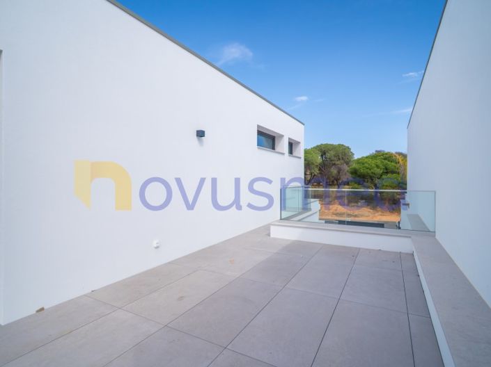 Image No.26-3 Bed House for sale