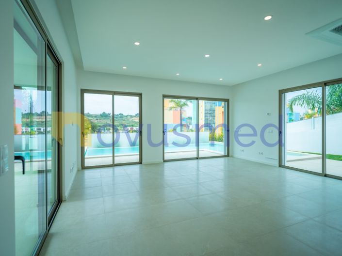 Image No.13-3 Bed House for sale