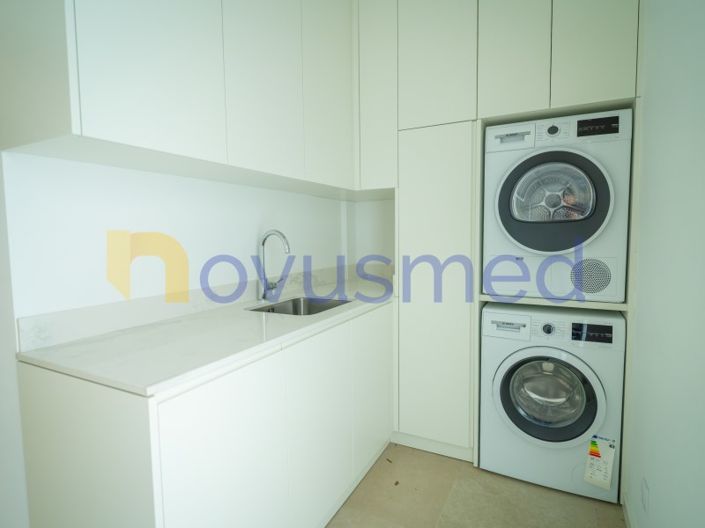 Image No.15-3 Bed House for sale