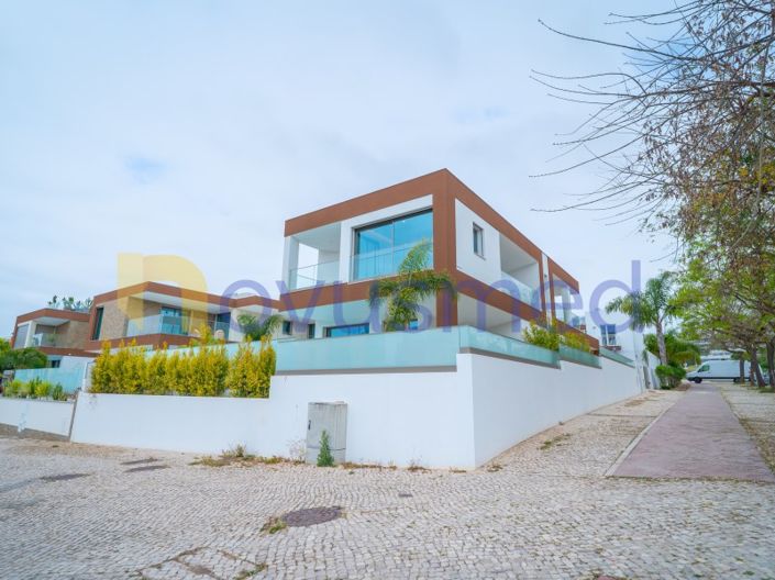 Image No.36-3 Bed House for sale