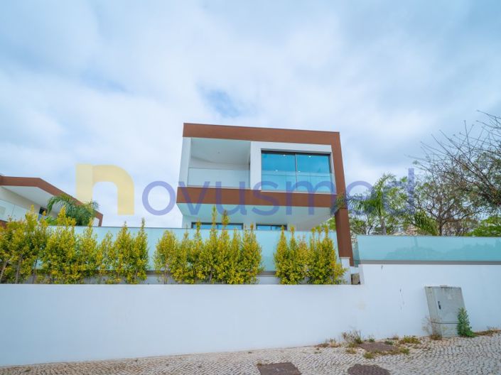 Image No.37-3 Bed House for sale