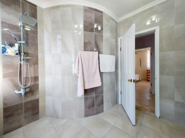 Image No.39-4 Bed Villa for sale