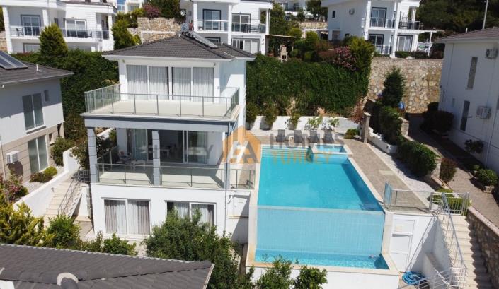 Image No.1-4 Bed Villa for sale