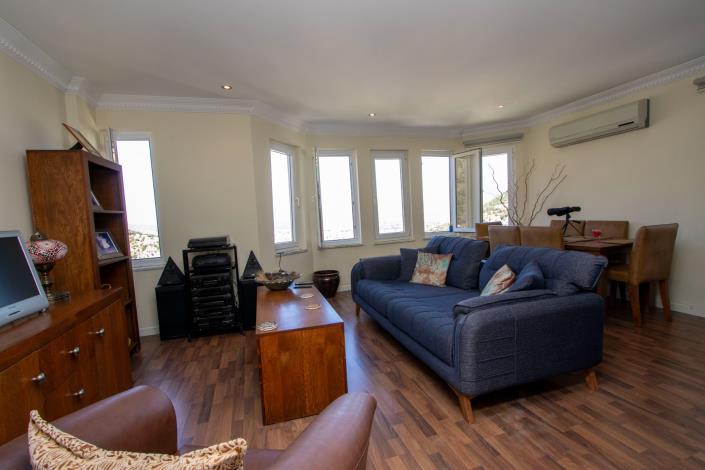 Image No.10-3 Bed Apartment for sale