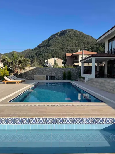 Image No.10-5 Bed Villa for sale