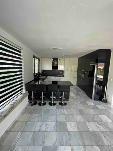 Image No.34-5 Bed Villa for sale