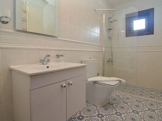 Image No.23-3 Bed Bungalow for sale