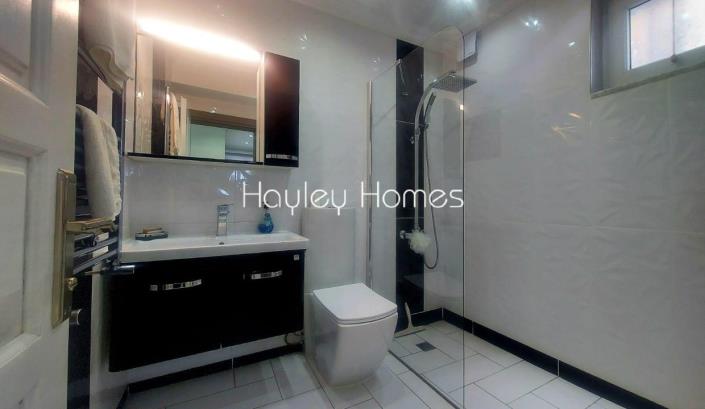 Image No.19-5 Bed Villa for sale