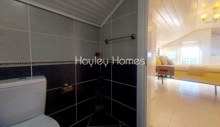 Image No.32-5 Bed Villa for sale