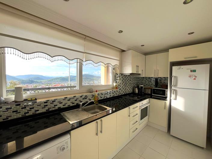 Image No.11-2 Bed Apartment for sale