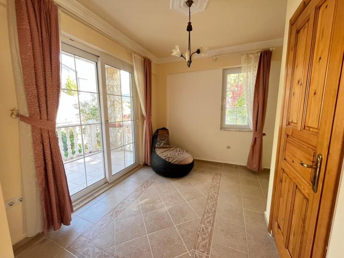 Image No.18-4 Bed Apartment for sale