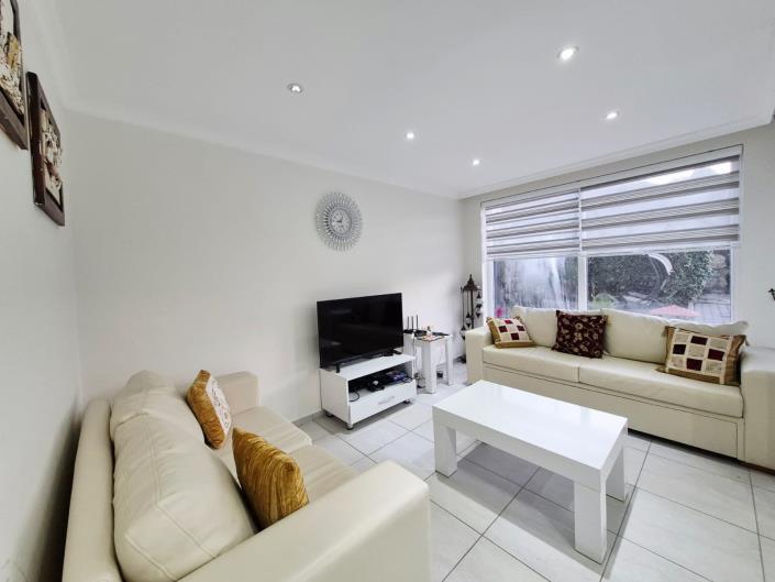 Image No.20-2 Bed Apartment for sale