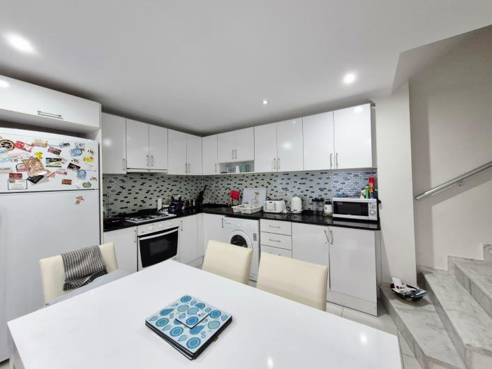 Image No.15-2 Bed Apartment for sale