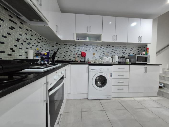 Image No.12-2 Bed Apartment for sale