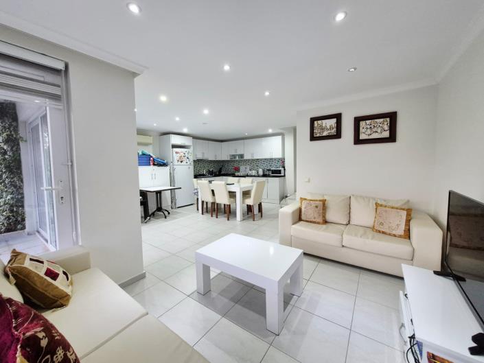 Image No.18-2 Bed Apartment for sale