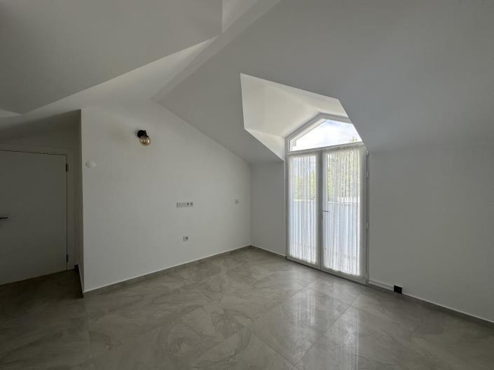 Image No.41-5 Bed Apartment for sale