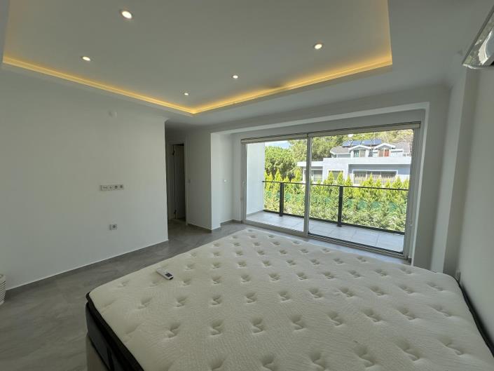 Image No.39-5 Bed Apartment for sale