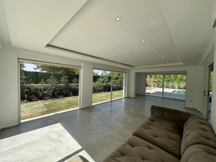 Image No.26-5 Bed Apartment for sale