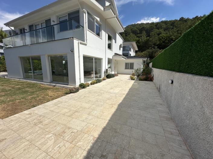 Image No.5-5 Bed Apartment for sale