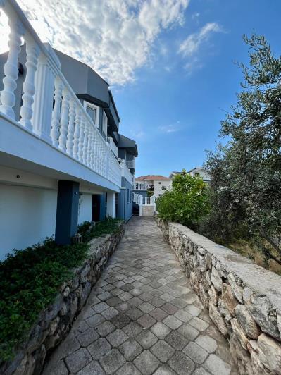 Image No.2-4 Bed Apartment for sale