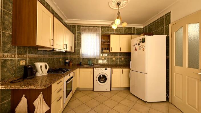 Image No.8-3 Bed Apartment for sale