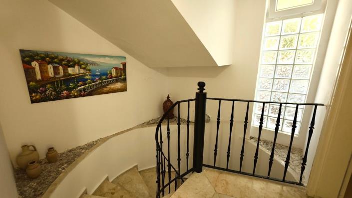 Image No.20-3 Bed Apartment for sale