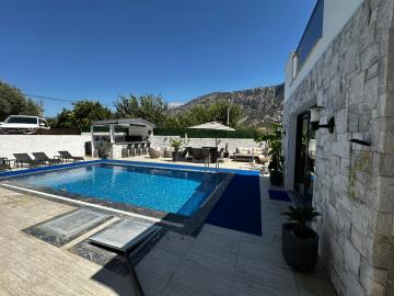 shaped-villa-3
