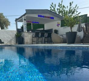shaped-villa-15