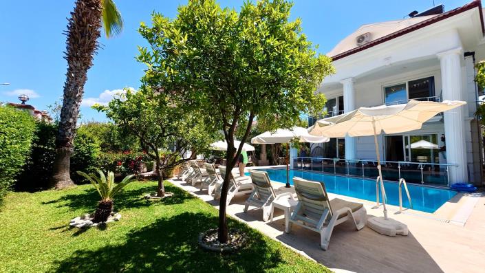 Image No.4-4 Bed Villa for sale