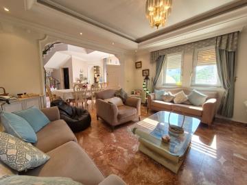 6-bedroom-villa-12