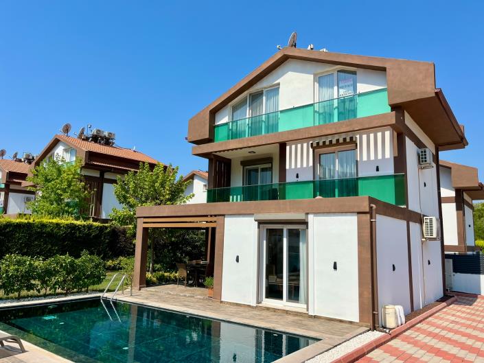 Image No.2-Villa de 4 chambres à vendre à Hisaronu