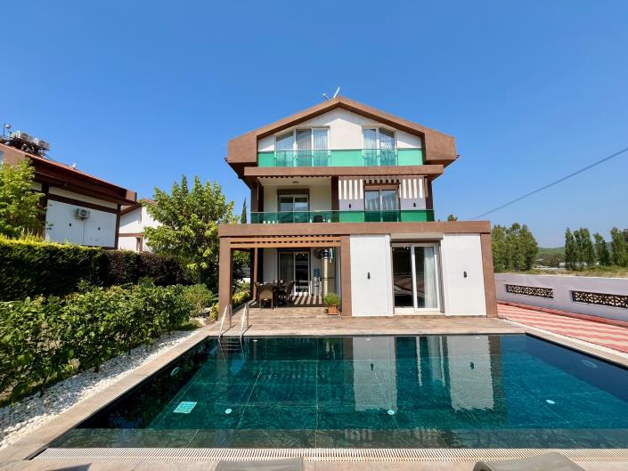 Image No.4-Villa de 4 chambres à vendre à Hisaronu
