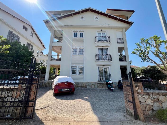 Image No.16-4 Bed Apartment for sale