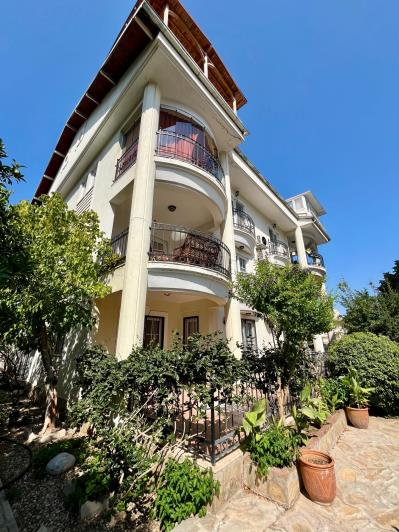 Image No.19-4 Bed Apartment for sale
