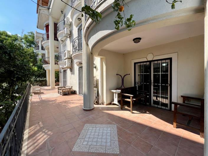 Image No.20-4 Bed Apartment for sale