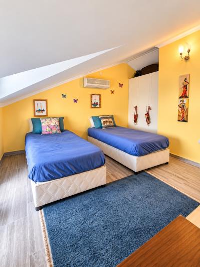 Image No.10-3 Bed Apartment for sale