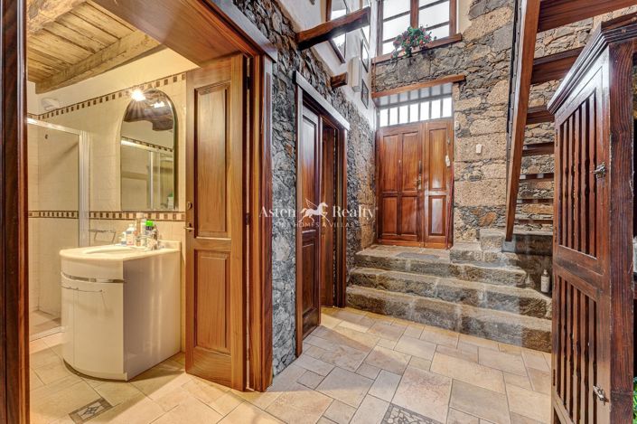 Image No.16-4 Bed House for sale