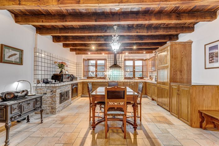 Image No.20-4 Bed House for sale