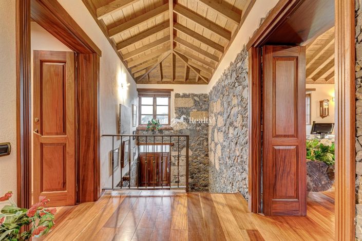 Image No.27-4 Bed House for sale