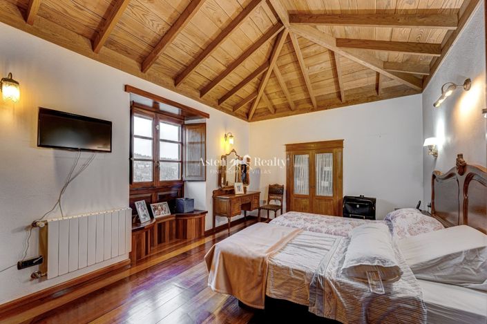 Image No.33-4 Bed House for sale