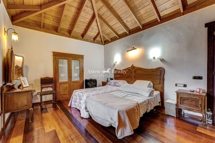 Image No.34-4 Bed House for sale