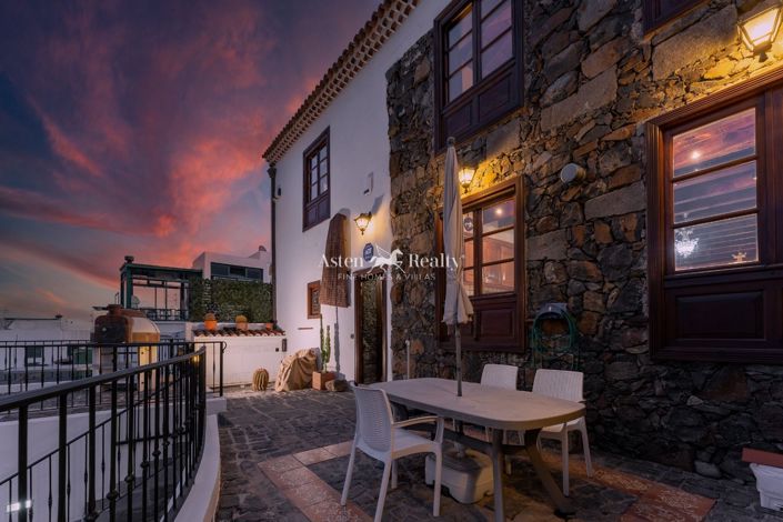 Image No.41-4 Bed House for sale