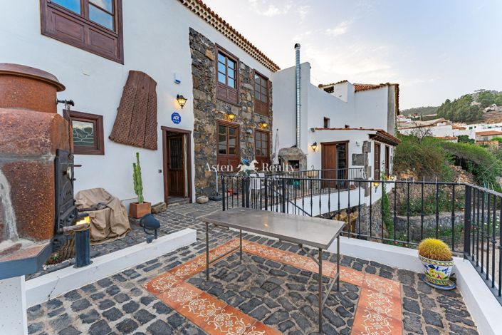 Image No.10-4 Bed House for sale