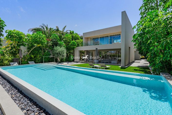 Image No.7-5 Bed Villa for sale