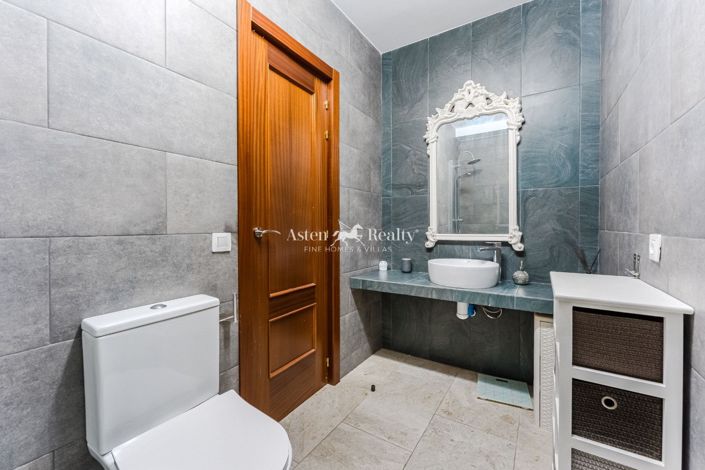 Image No.14-5 Bed Villa for sale