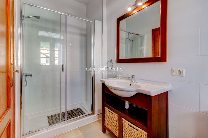 Image No.11-4 Bed Villa for sale