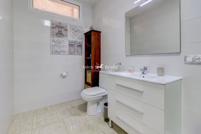 Image No.31-4 Bed Villa for sale