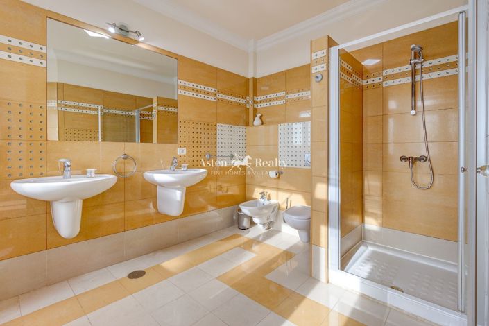 Image No.7-4 Bed Villa for sale